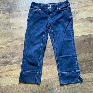 🛍️3/$20❗️Simply Vera wang women’s size 2 petite denim capris #20